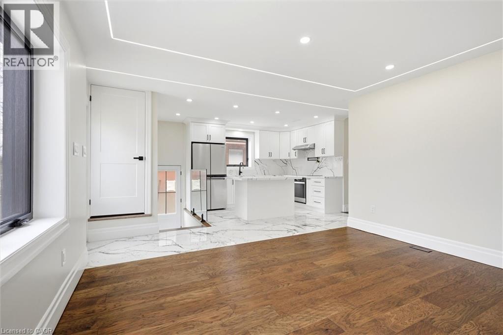 24 Treeview Drive, Toronto, ON - Indoor Photo Showing Other Room