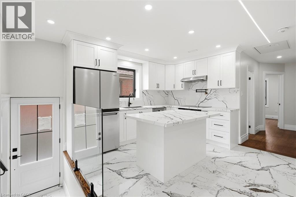 24 Treeview Drive, Toronto, ON - Indoor Photo Showing Kitchen With Upgraded Kitchen