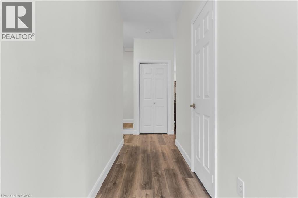 145 Silverbirch Boulevard, Hamilton, ON - Indoor Photo Showing Other Room