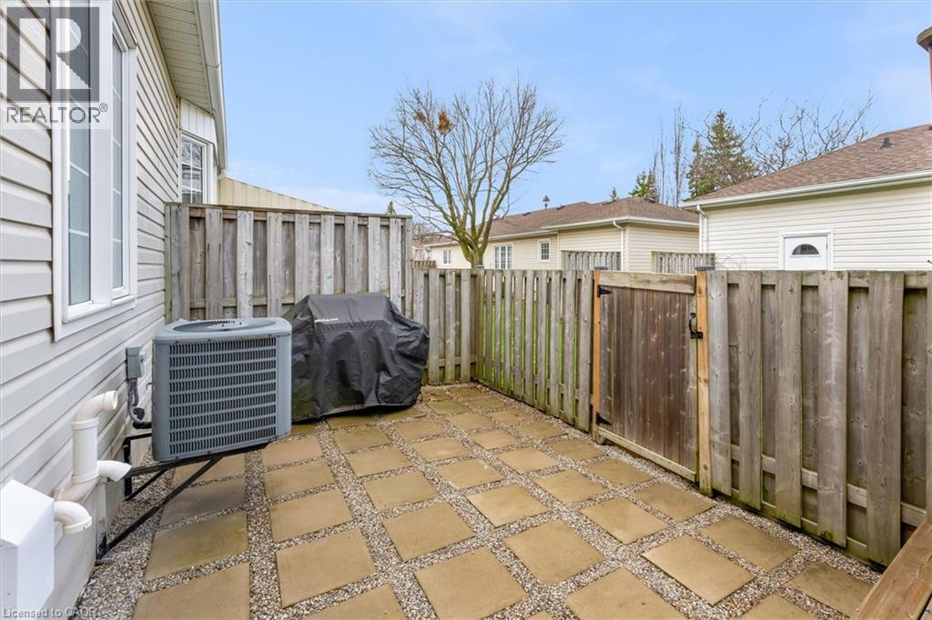 145 Silverbirch Boulevard, Hamilton, ON - Outdoor