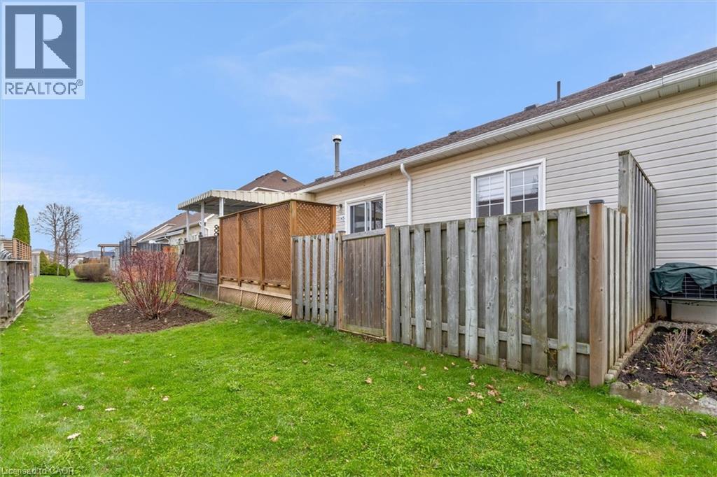 145 Silverbirch Boulevard, Hamilton, ON - Outdoor