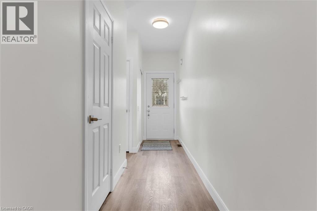 145 Silverbirch Boulevard, Hamilton, ON - Indoor Photo Showing Other Room