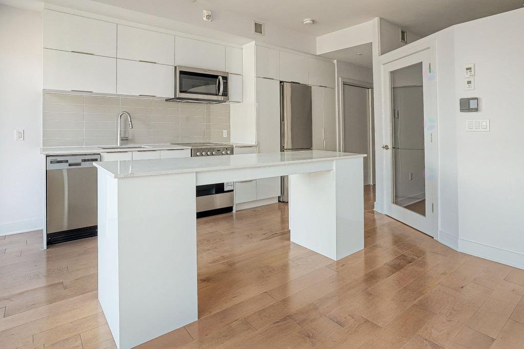 Cuisine - 601-2100 Boul. St-Laurent, Montréal (Ville-Marie), QC - Indoor Photo Showing Kitchen With Upgraded Kitchen