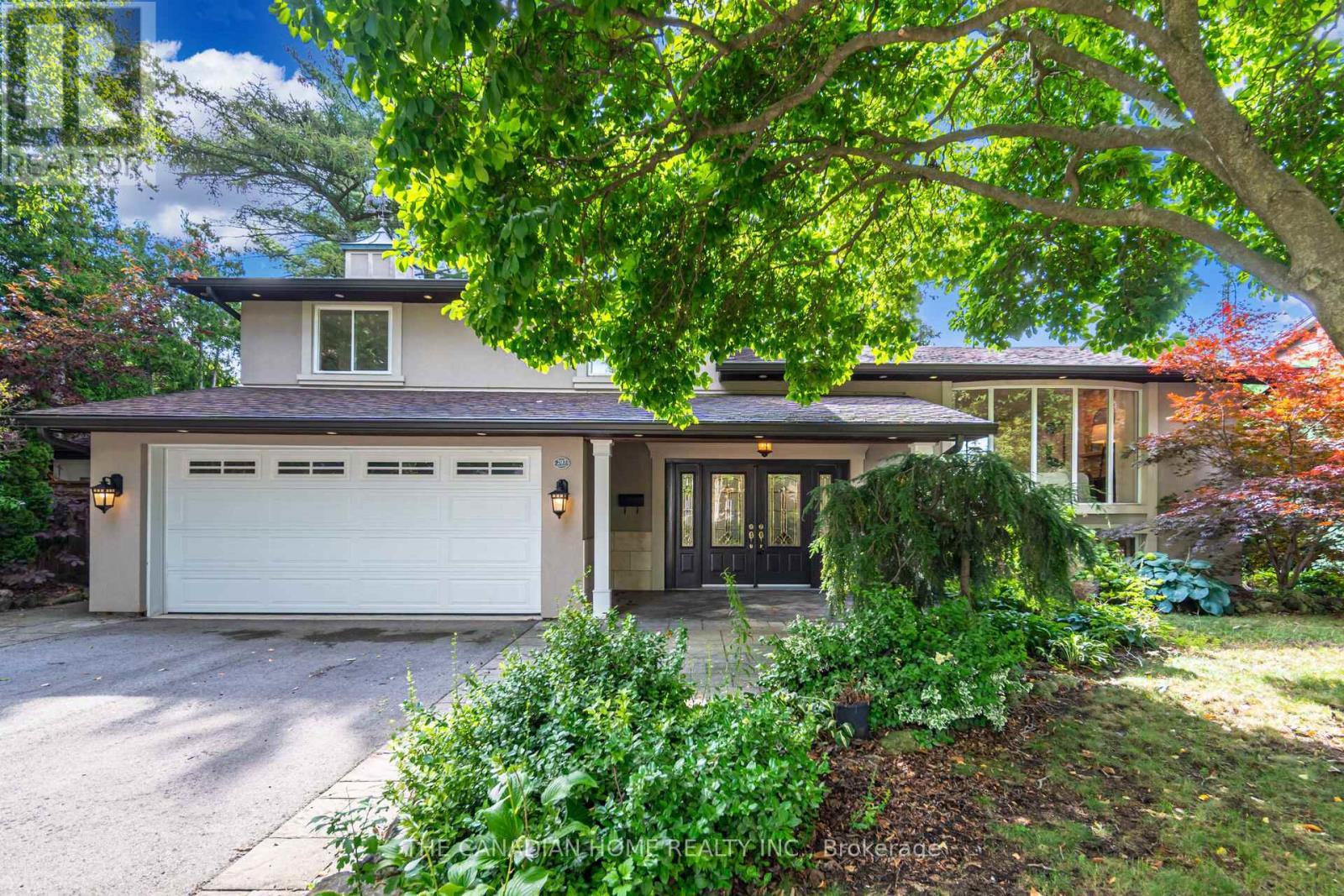 207 Penn Drive, Burlington, ON - Outdoor
