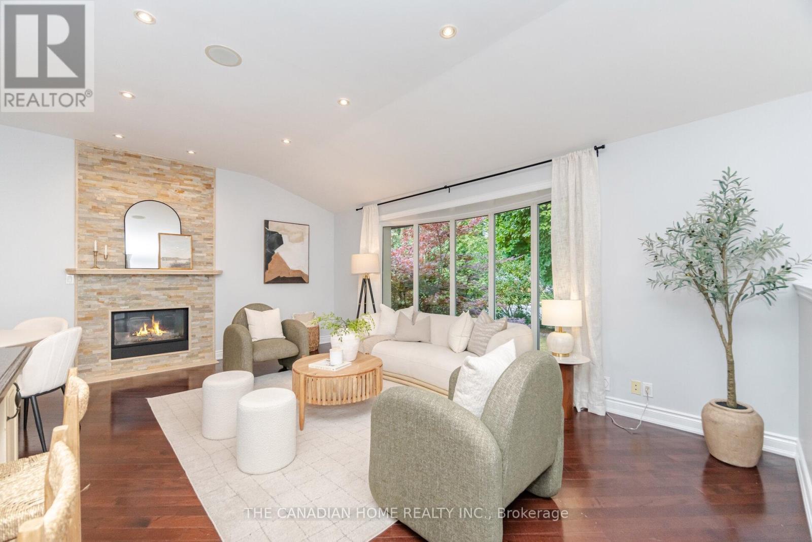 207 Penn Drive, Burlington, ON - Indoor Photo Showing Living Room With Fireplace