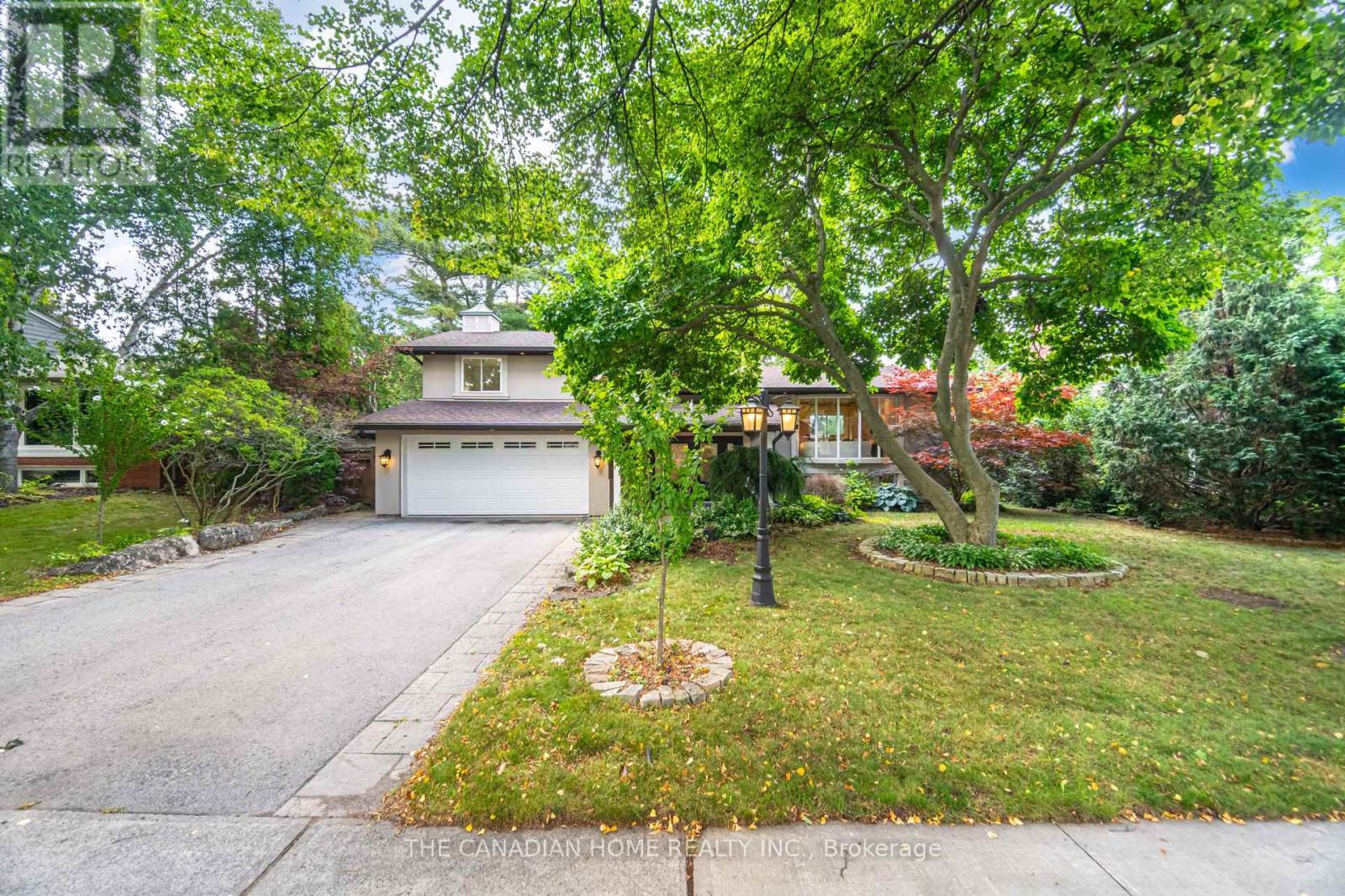 207 Penn Drive, Burlington, ON - Outdoor