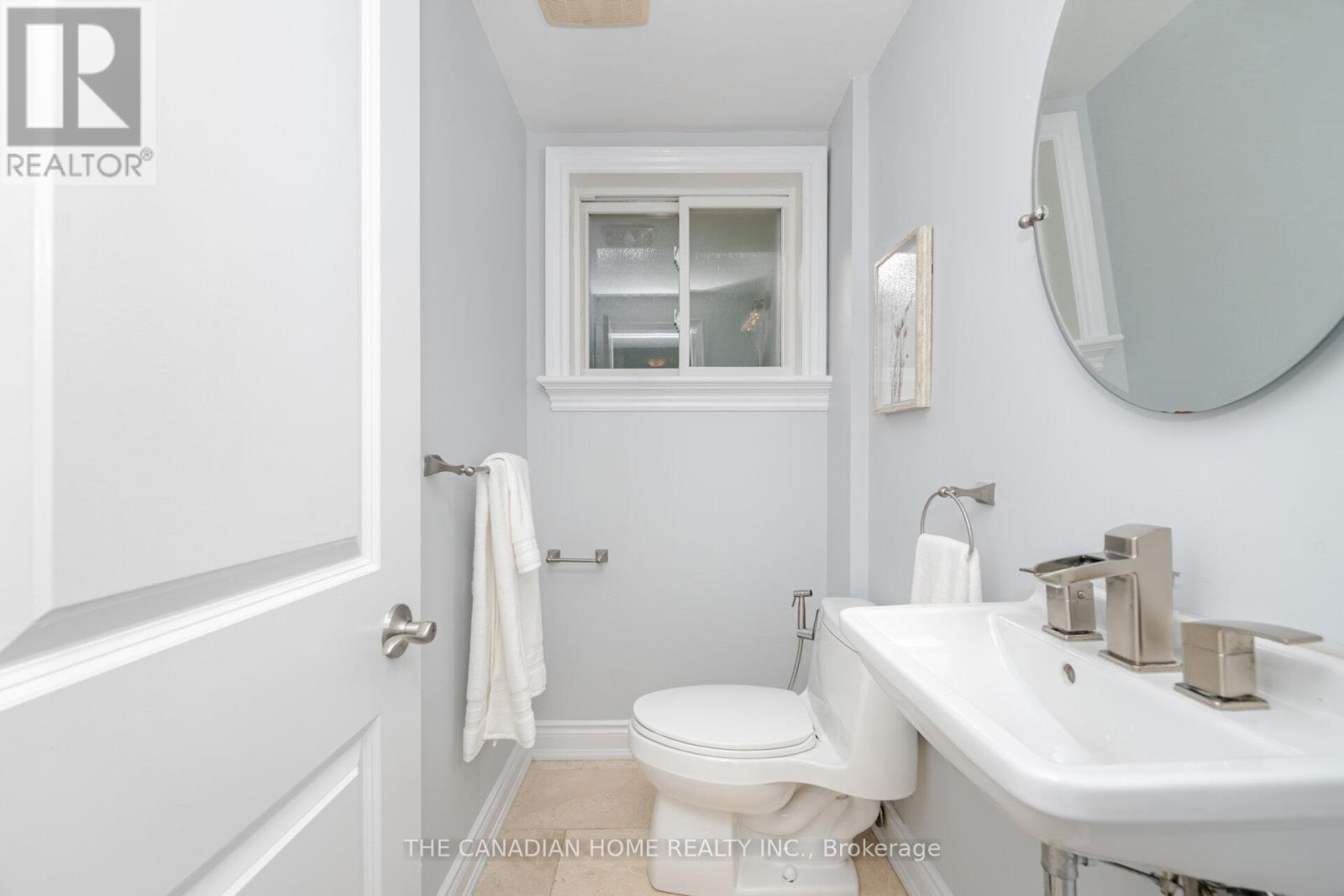 207 Penn Drive, Burlington, ON - Indoor Photo Showing Bathroom