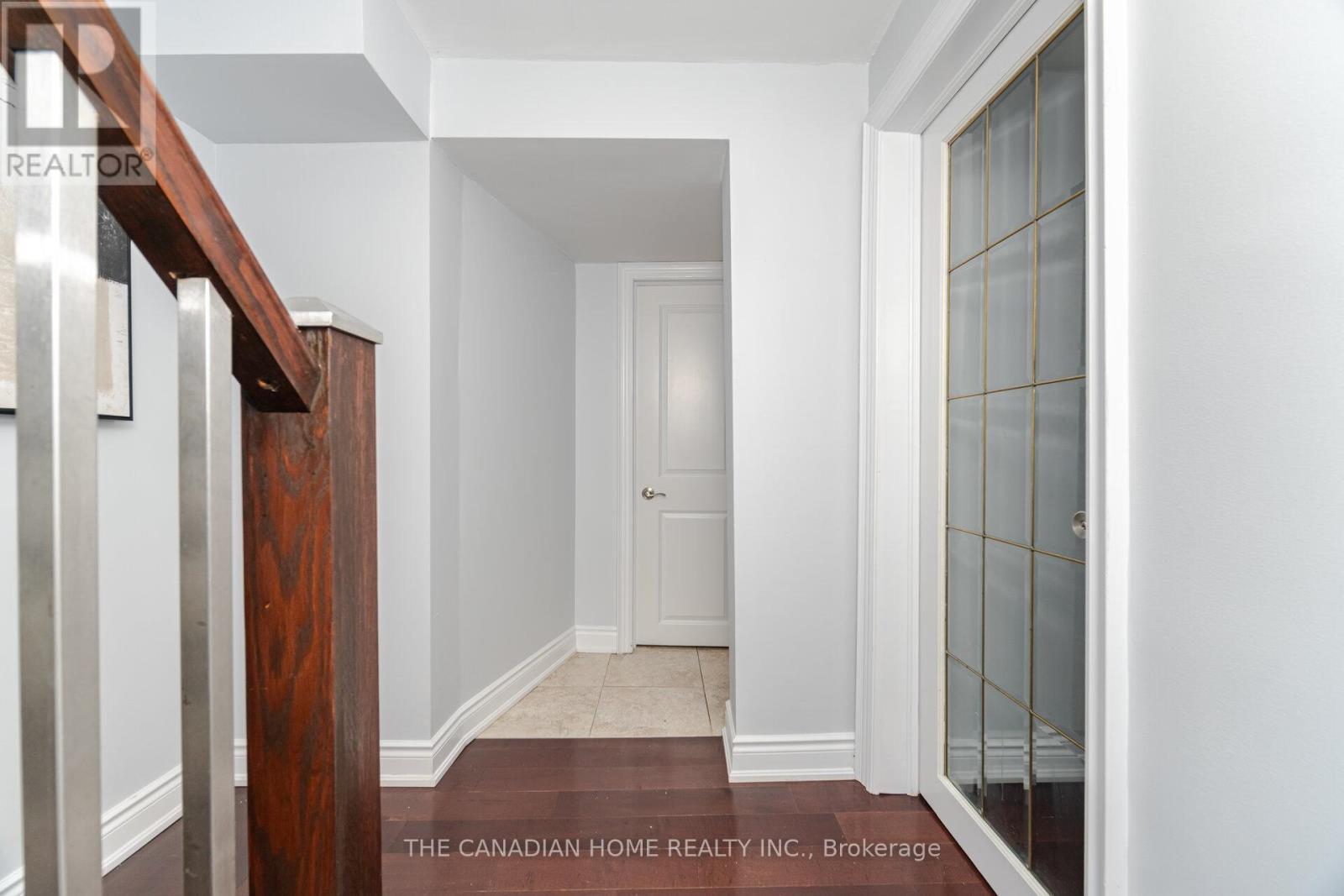 207 Penn Drive, Burlington, ON - Indoor Photo Showing Other Room