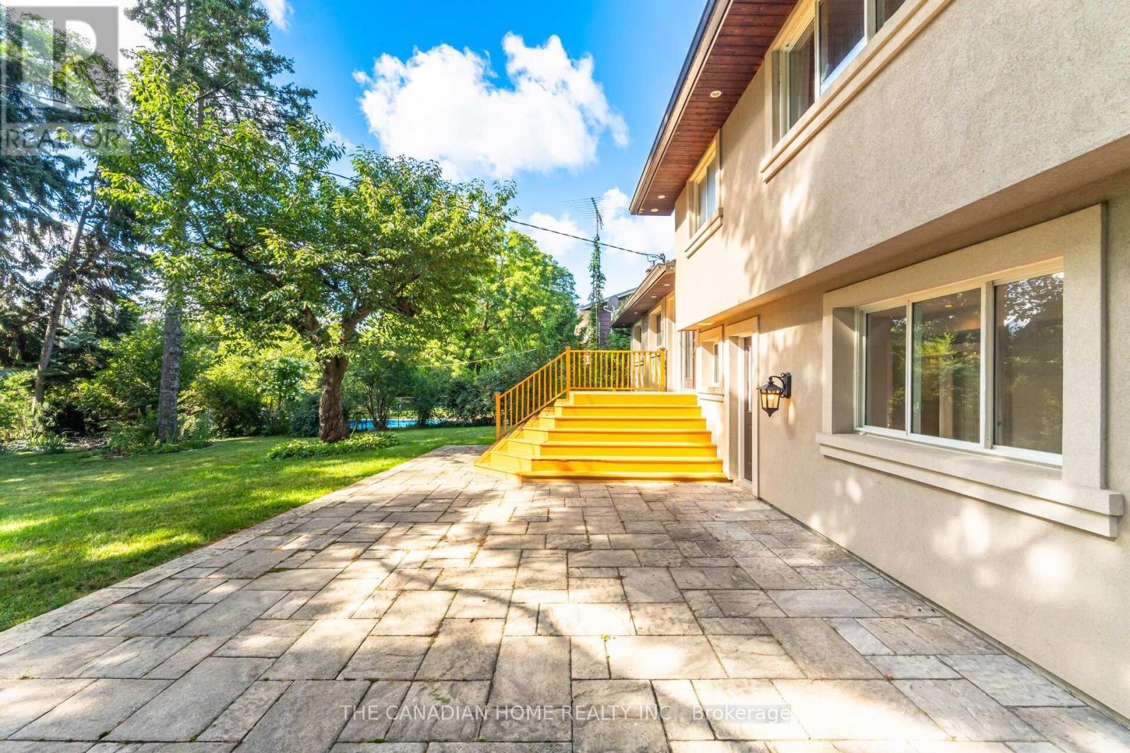 207 Penn Drive, Burlington, ON - Outdoor With Deck Patio Veranda