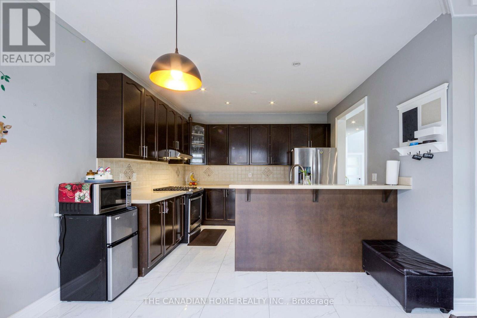 35 Ashby Field Road, Brampton, ON - Indoor Photo Showing Kitchen