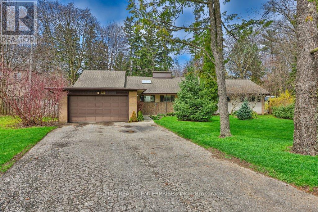 35 Hollyrood Heights Drive, Mississauga, ON - Outdoor