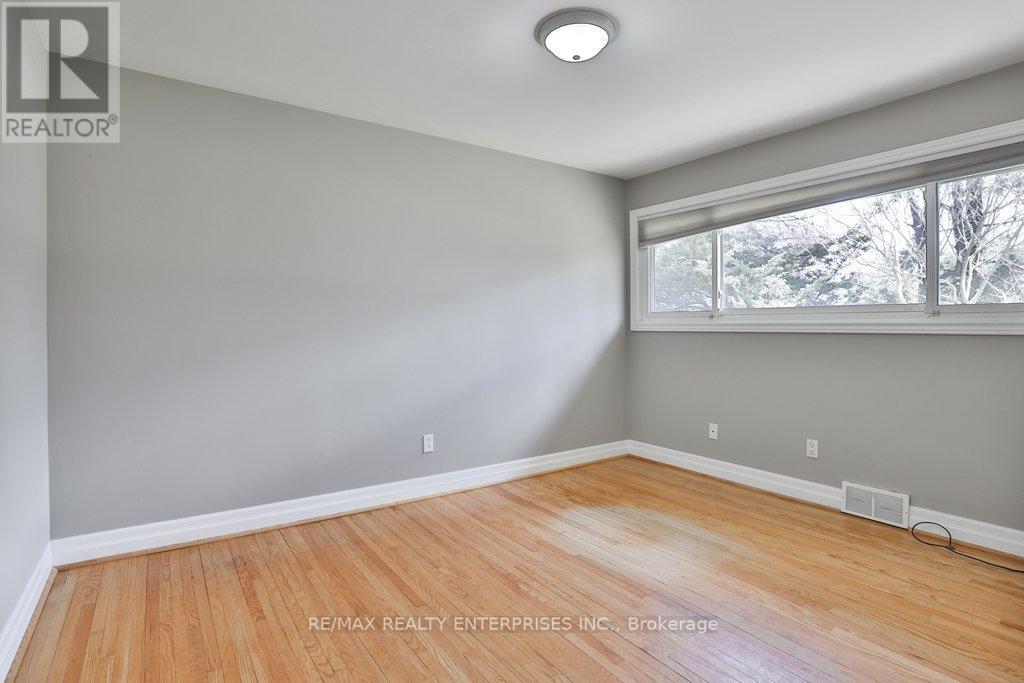 35 Hollyrood Heights Drive, Mississauga, ON - Indoor Photo Showing Other Room