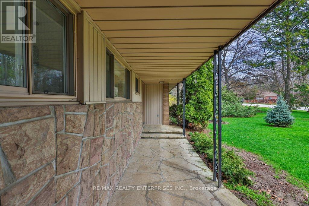 35 Hollyrood Heights Drive, Mississauga, ON - Outdoor With Exterior