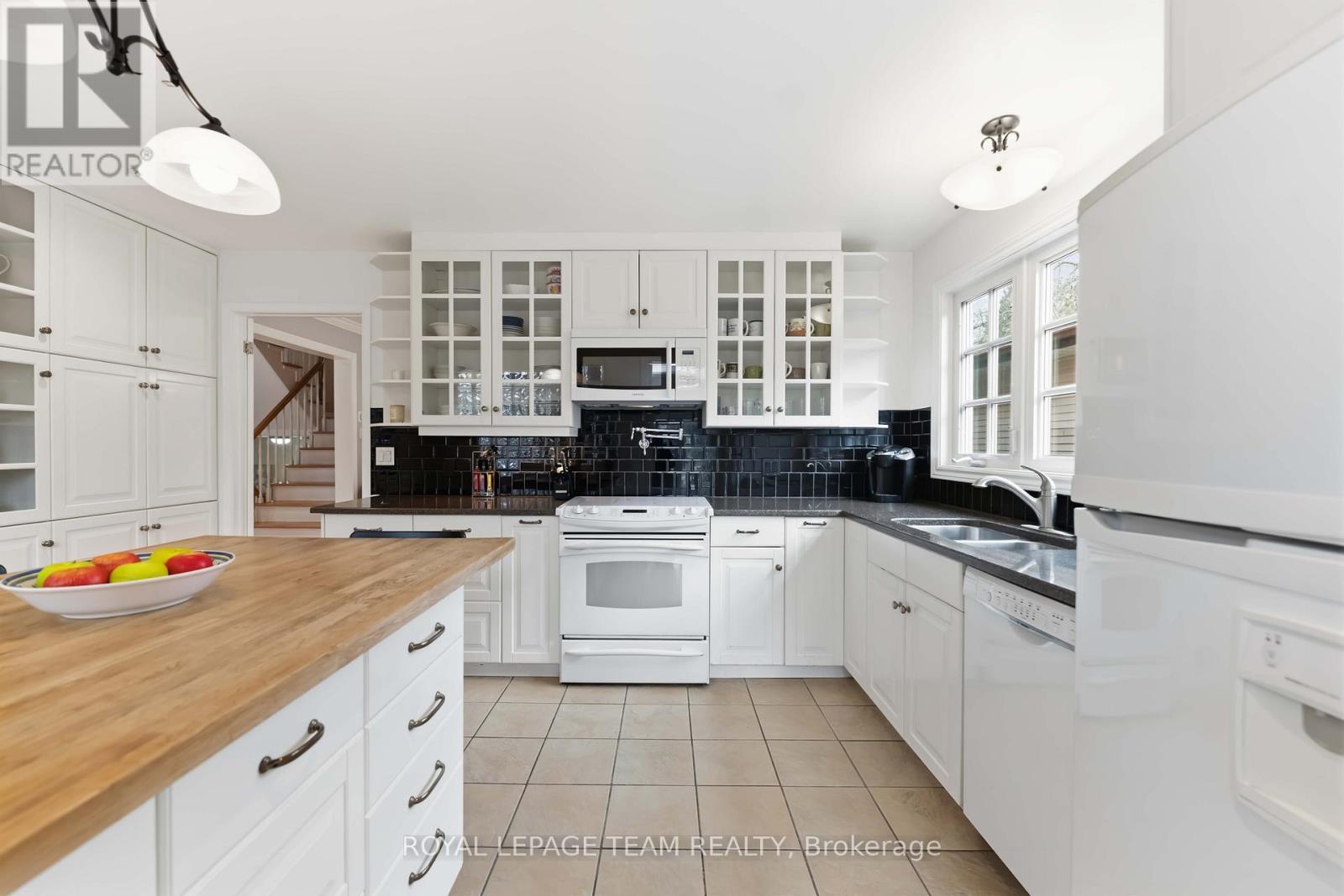 19 Hackett Street, Ottawa, ON - Indoor Photo Showing Kitchen With Double Sink
