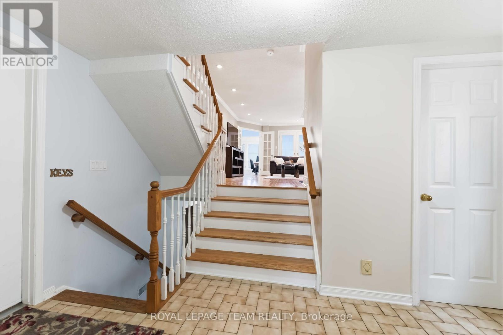 19 Hackett Street, Ottawa, ON - Indoor Photo Showing Other Room