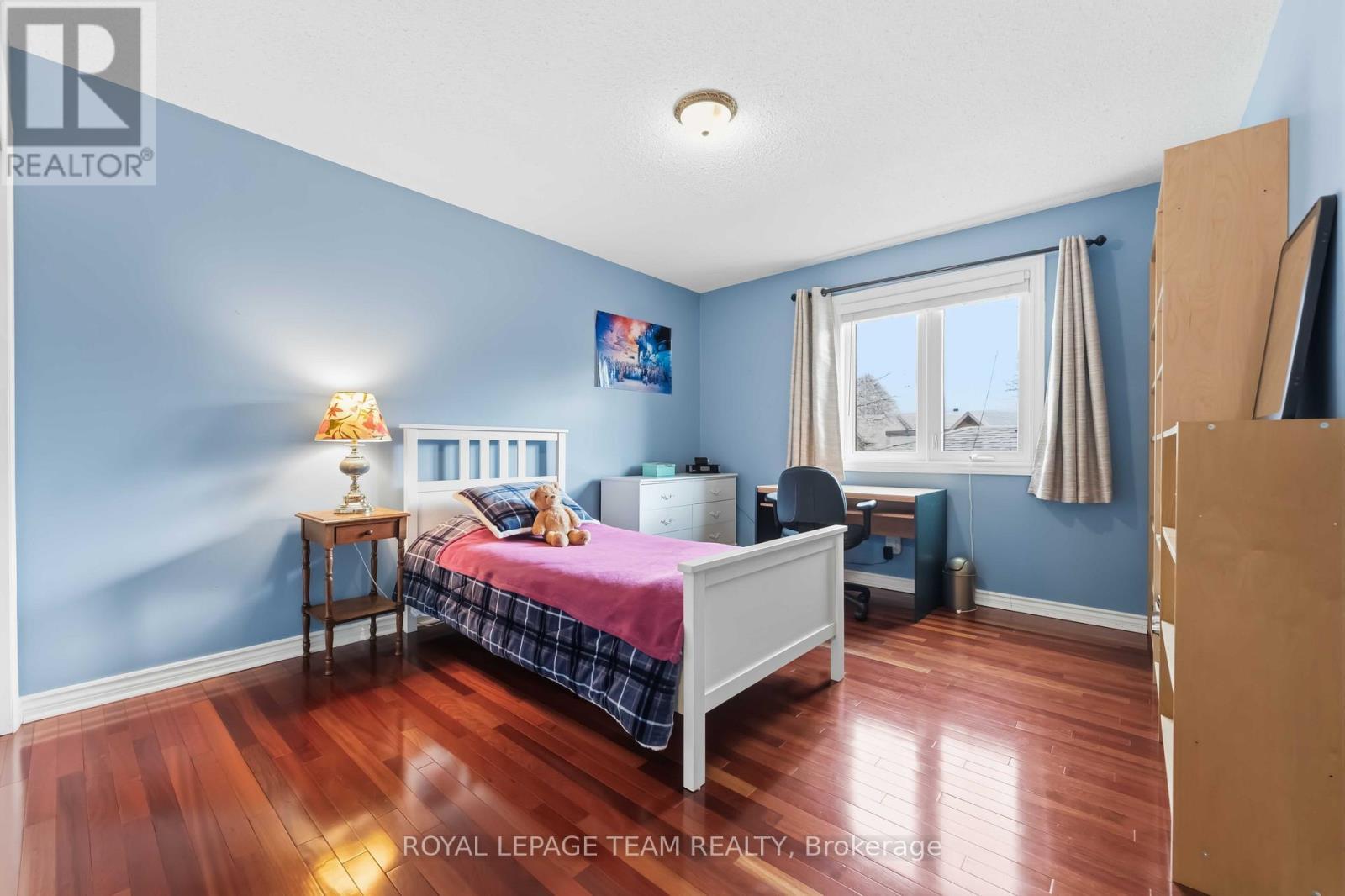 19 Hackett Street, Ottawa, ON - Indoor Photo Showing Bedroom