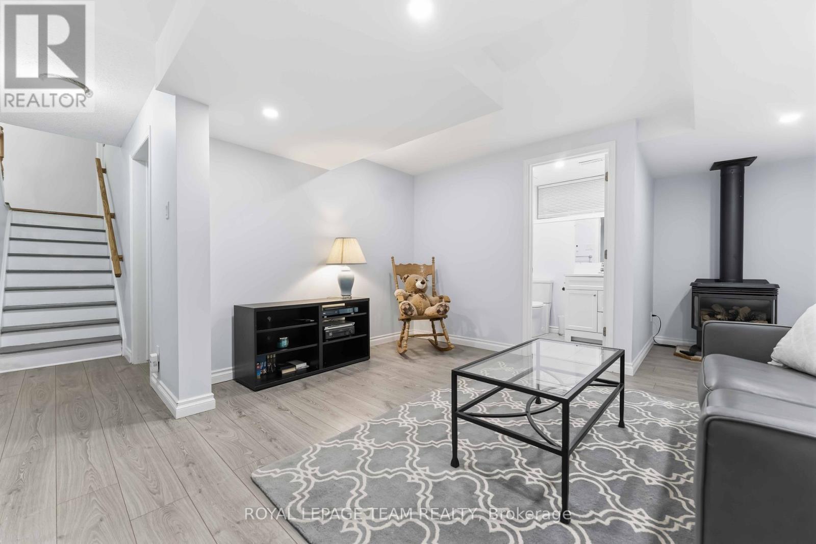 19 Hackett Street, Ottawa, ON - Indoor