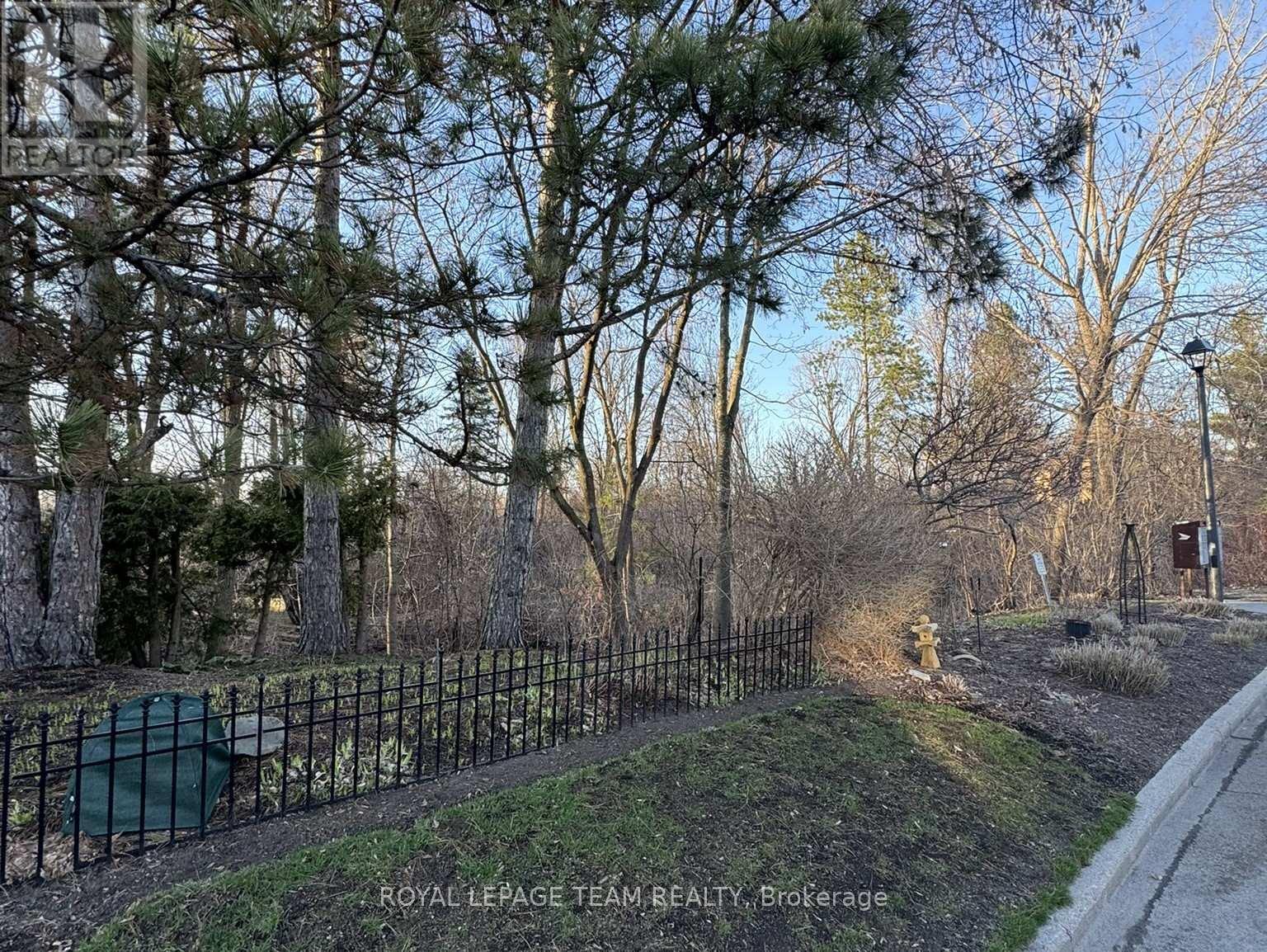 19 Hackett Street, Ottawa, ON - Outdoor With View