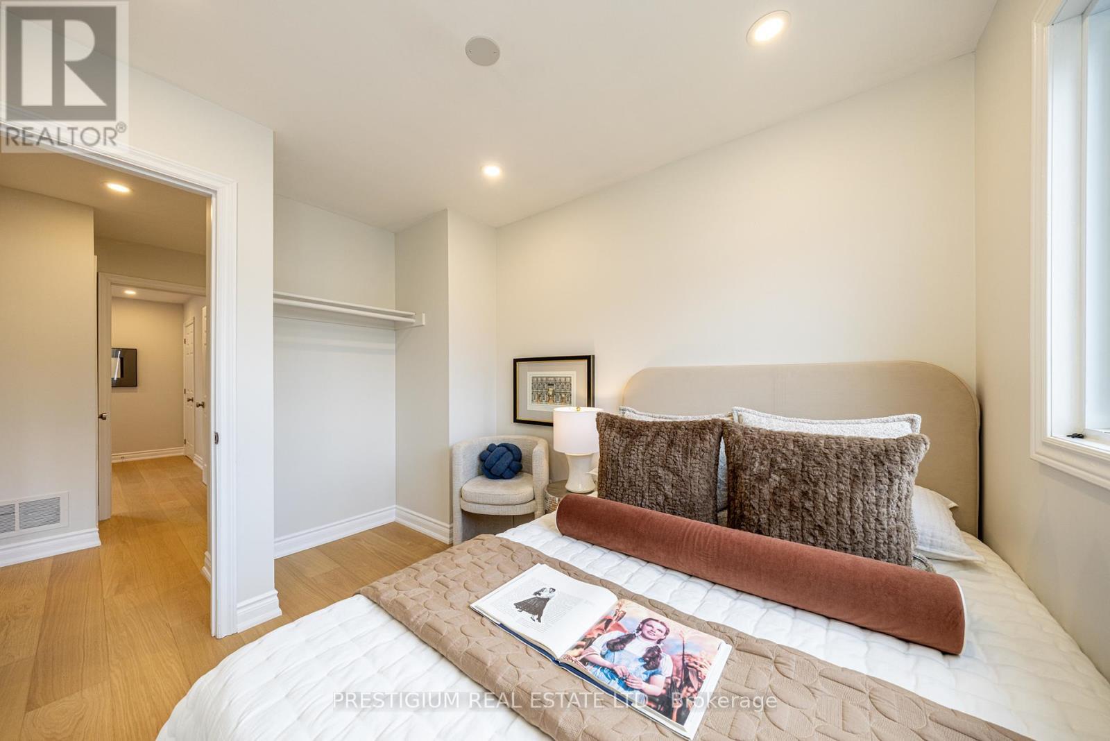 4094 Teakwood Drive, Mississauga, ON - Indoor Photo Showing Bedroom