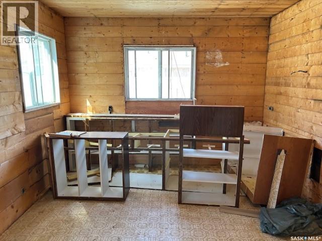 211 1St Avenue E, Canora, SK - Indoor