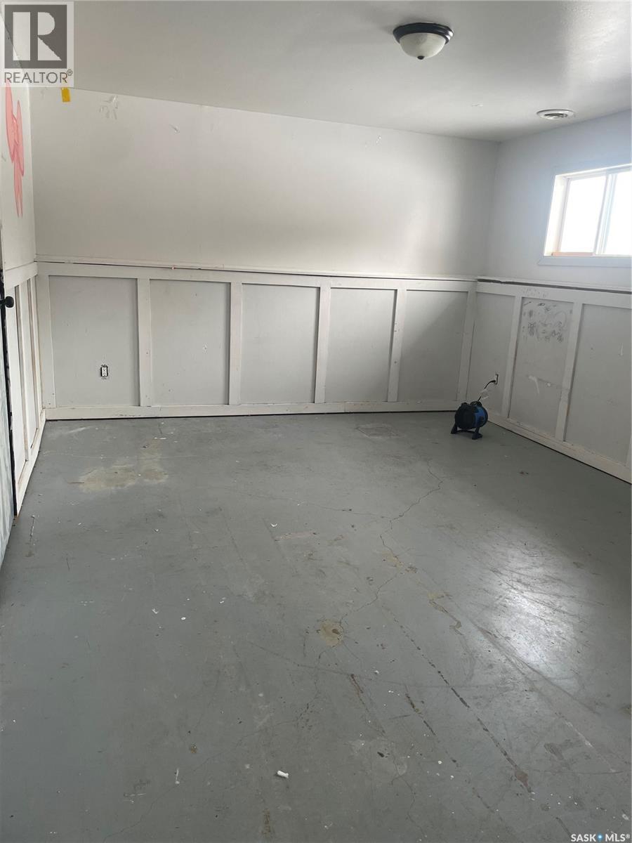 137 1St Street W, Pierceland, SK - Indoor