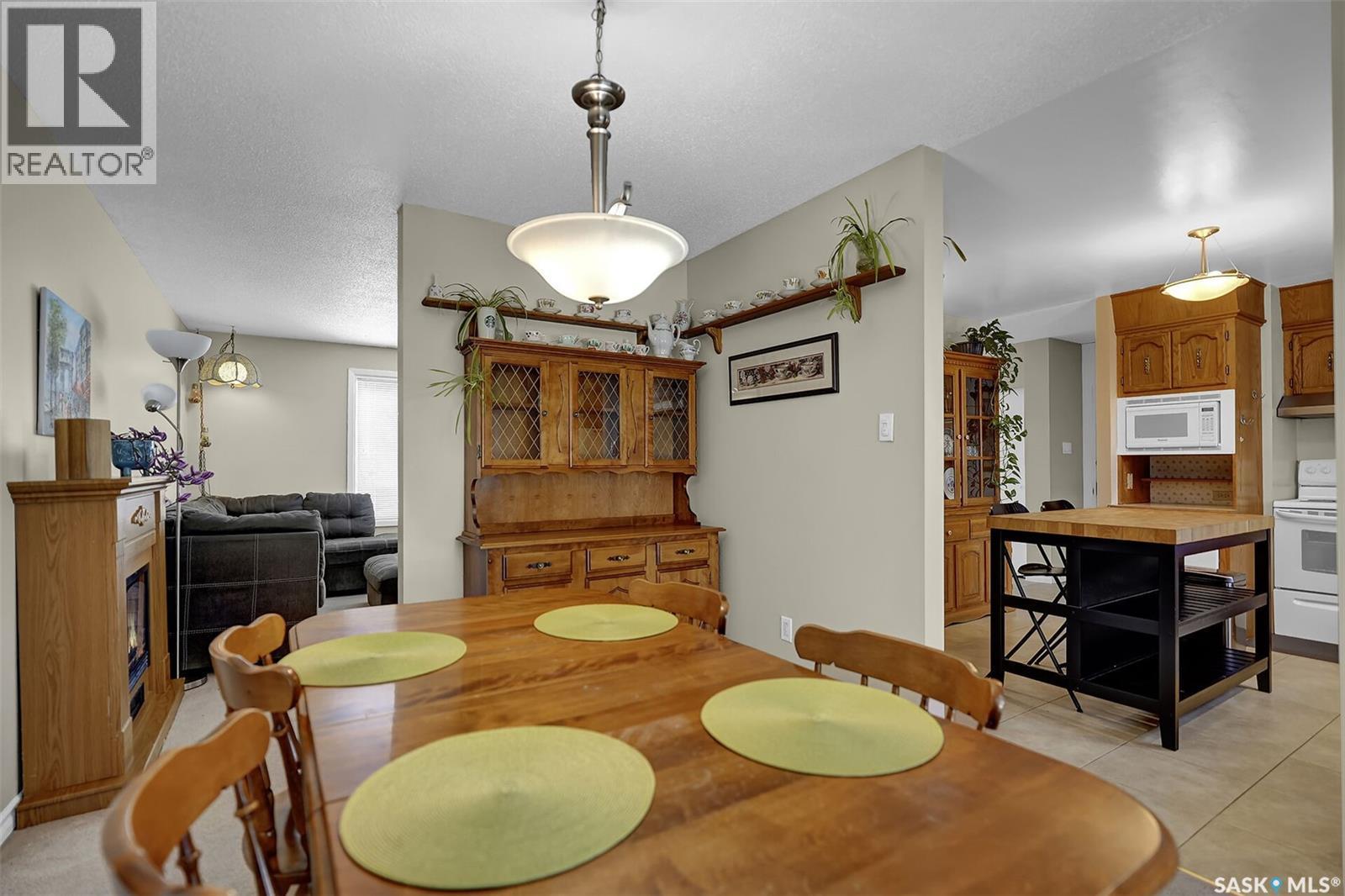 1 Culliton Crescent, Regina, SK - Indoor Photo Showing Dining Room