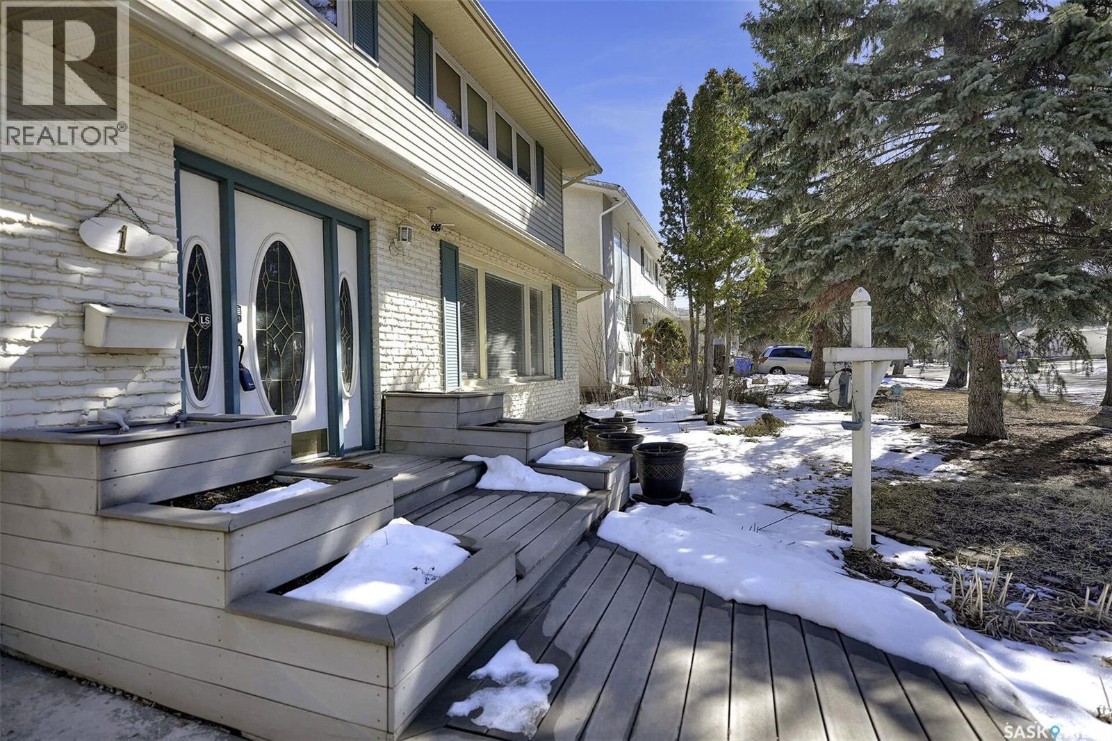 1 Culliton Crescent, Regina, SK - Outdoor With Deck Patio Veranda