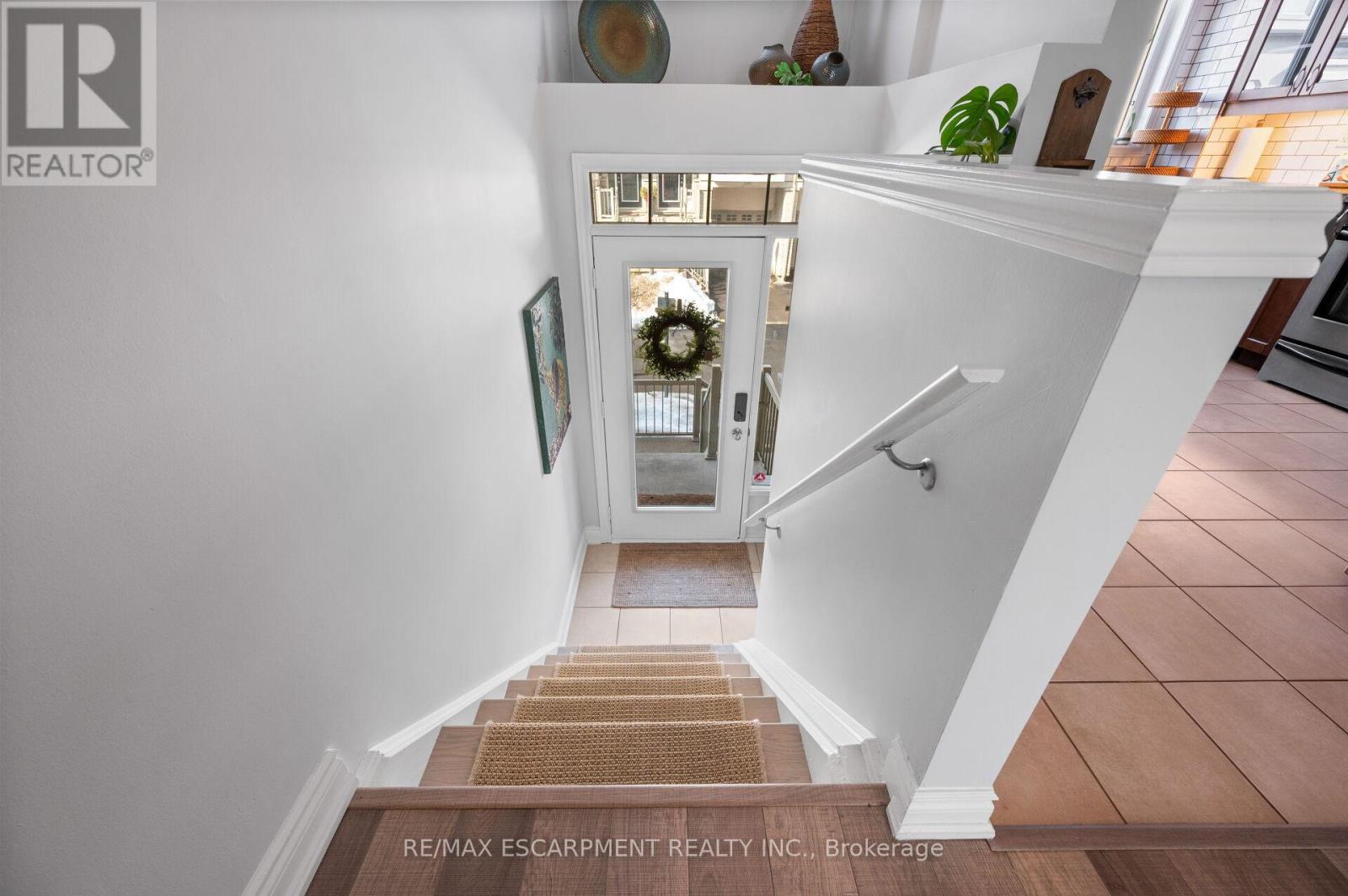 2458 Scholars Common, Burlington, ON - Indoor Photo Showing Other Room