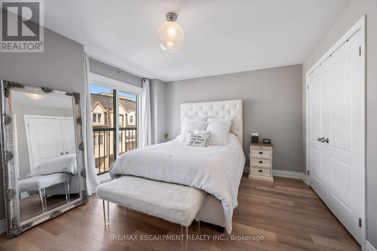 2458 Scholars Common, Burlington, ON - Indoor Photo Showing Bedroom