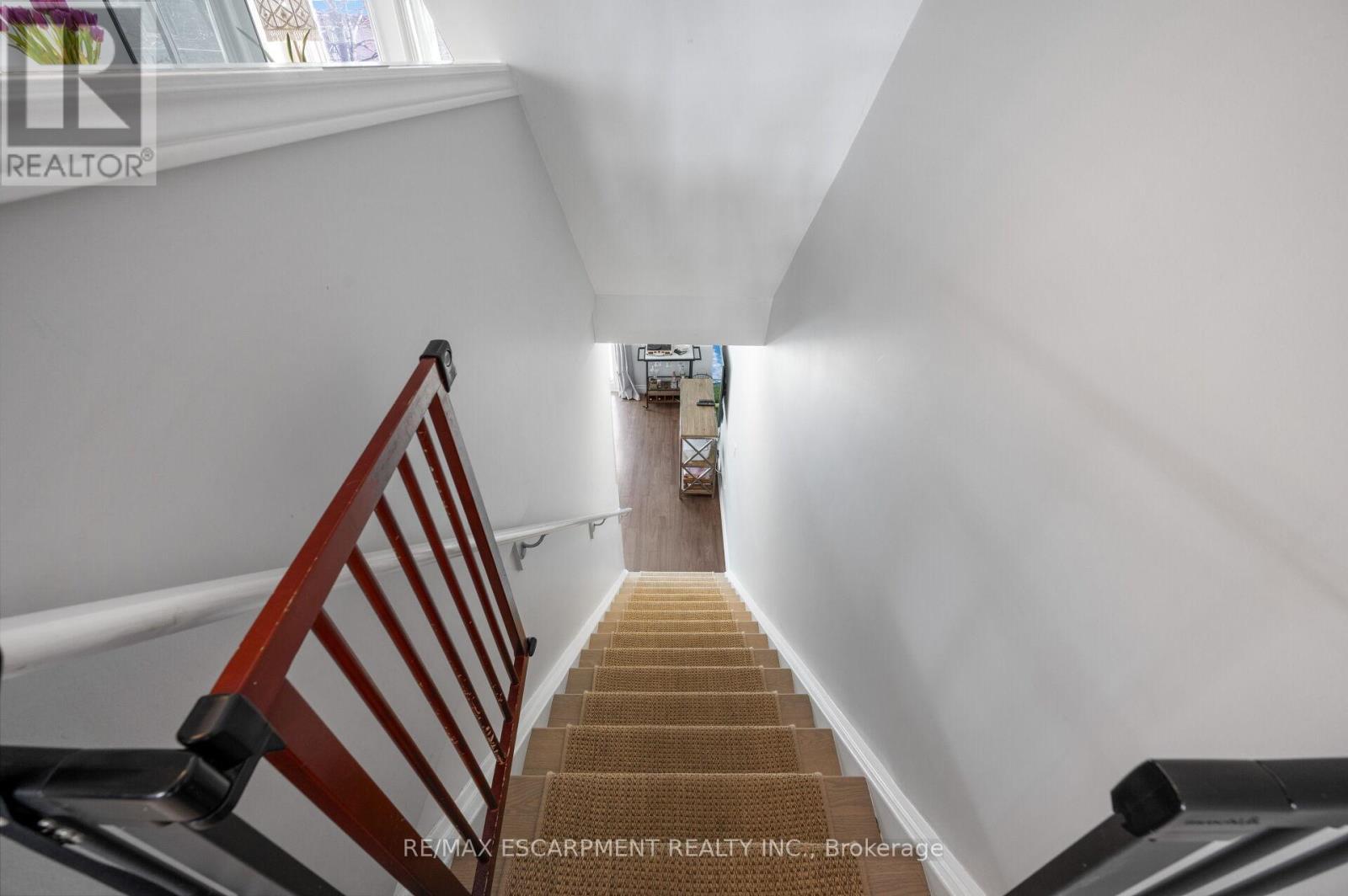 2458 Scholars Common, Burlington, ON - Indoor Photo Showing Other Room