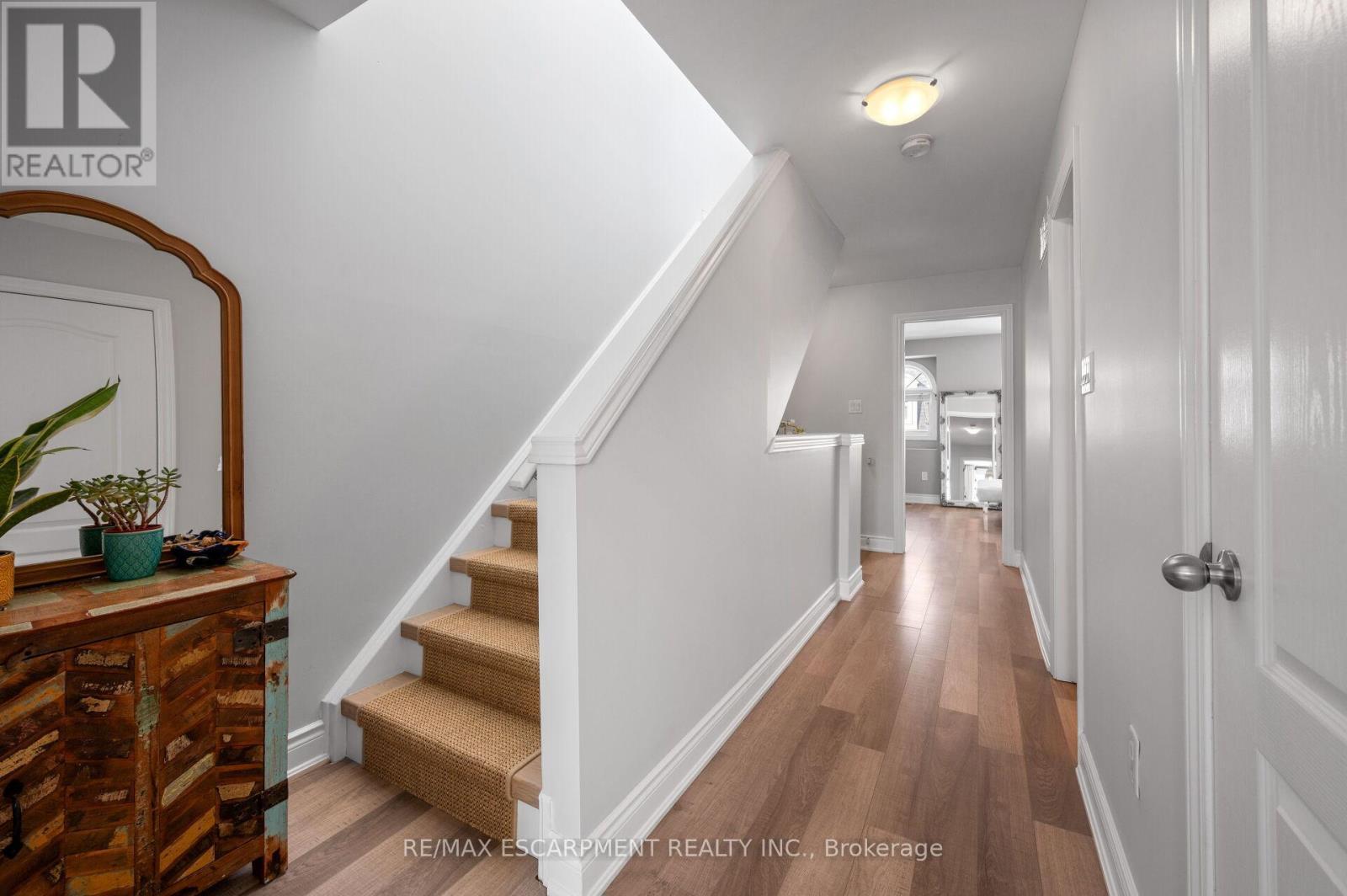 2458 Scholars Common, Burlington, ON - Indoor Photo Showing Other Room