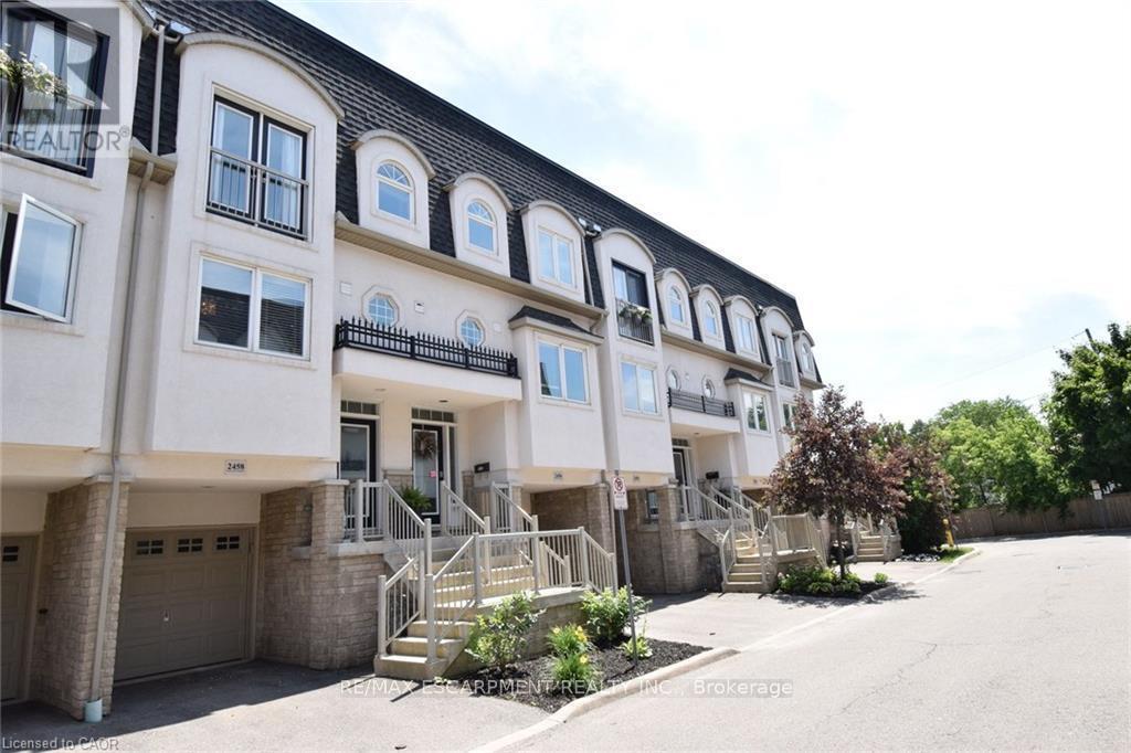 2458 Scholars Common, Burlington, ON - Outdoor With Balcony