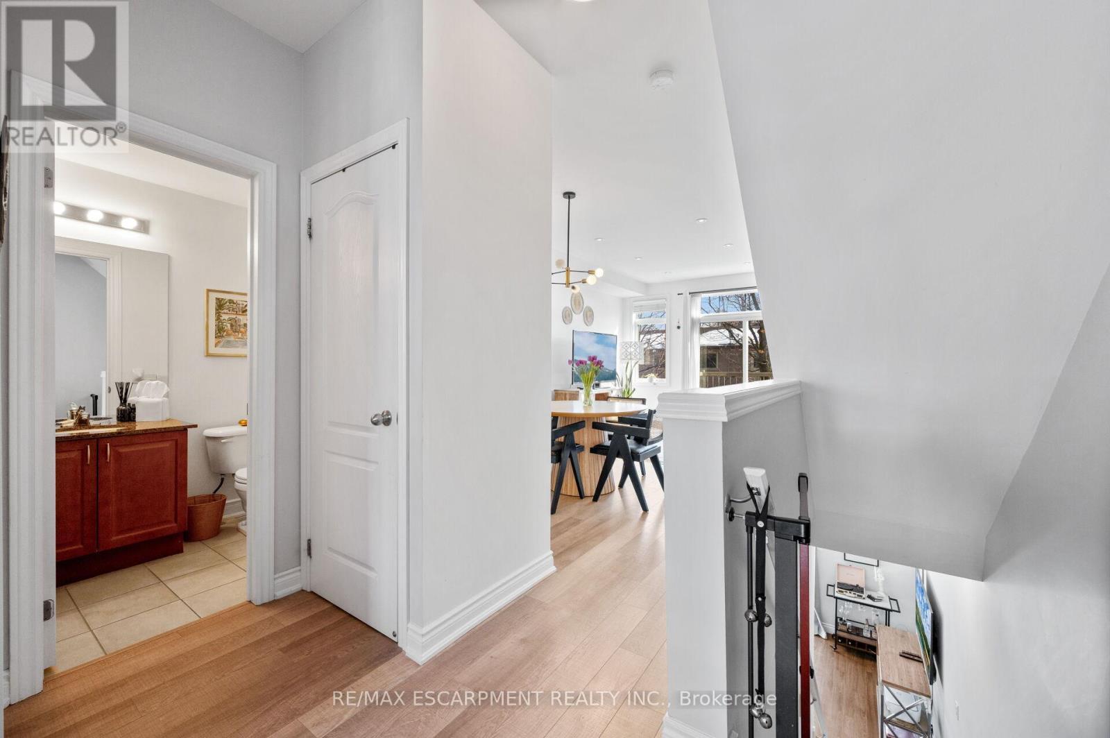 2458 Scholars Common, Burlington, ON - Indoor Photo Showing Other Room