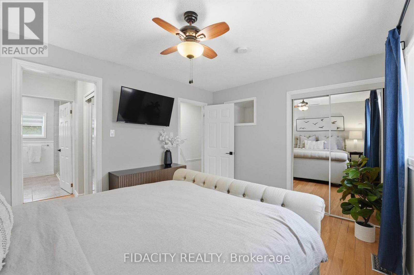 6560 Jack Pine Crescent, Ottawa, ON - Indoor Photo Showing Bedroom