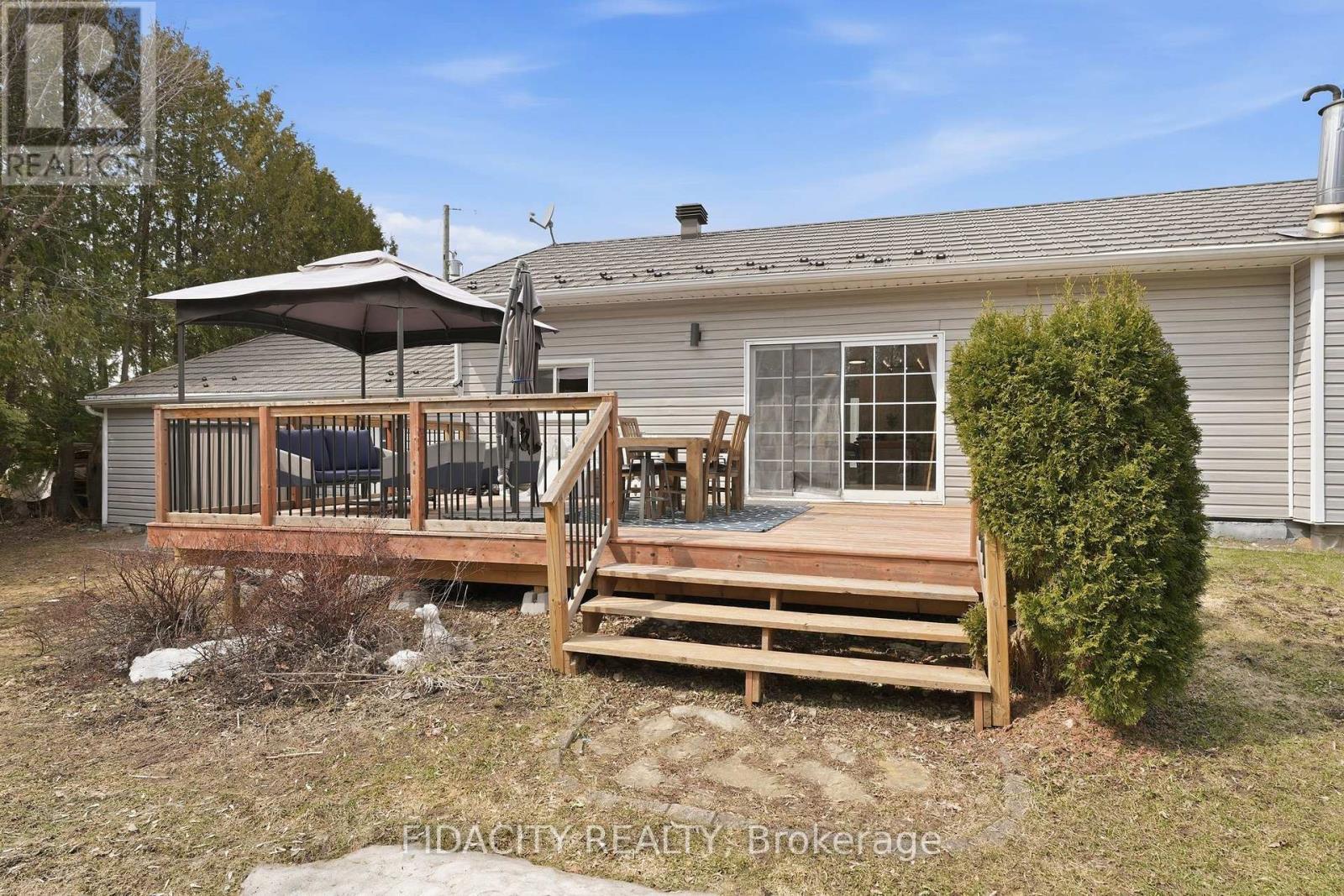 6560 Jack Pine Crescent, Ottawa, ON - Outdoor With Deck Patio Veranda