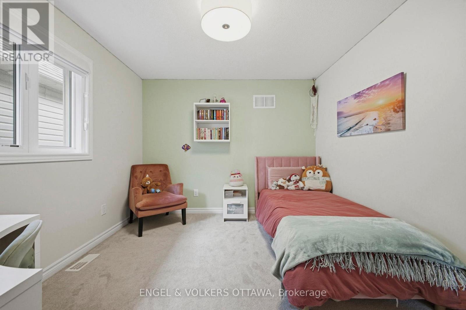 139 Switch Grass Crescent, Ottawa, ON - Indoor Photo Showing Bedroom
