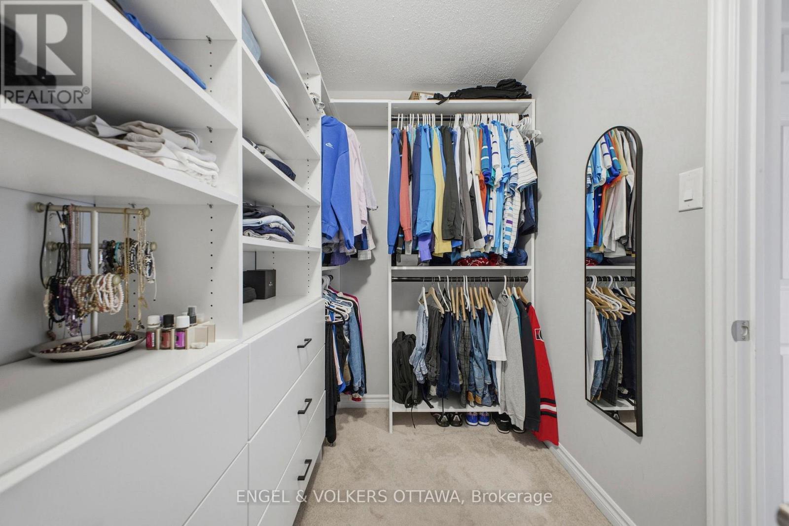 139 Switch Grass Crescent, Ottawa, ON - Indoor With Storage