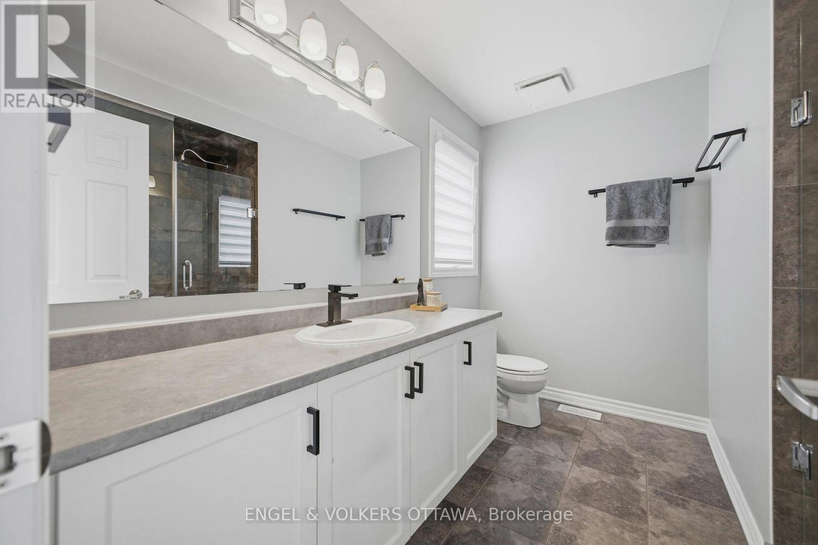 139 Switch Grass Crescent, Ottawa, ON - Indoor Photo Showing Bathroom