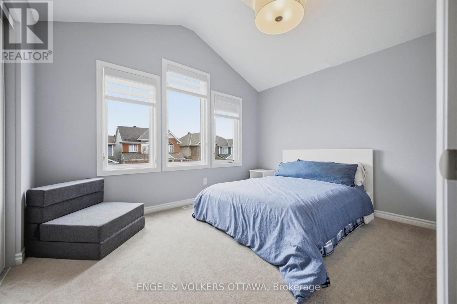 139 Switch Grass Crescent, Ottawa, ON - Indoor Photo Showing Bedroom