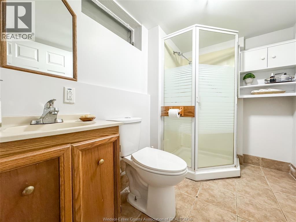 2628 Randolph, Windsor, ON - Indoor Photo Showing Bathroom