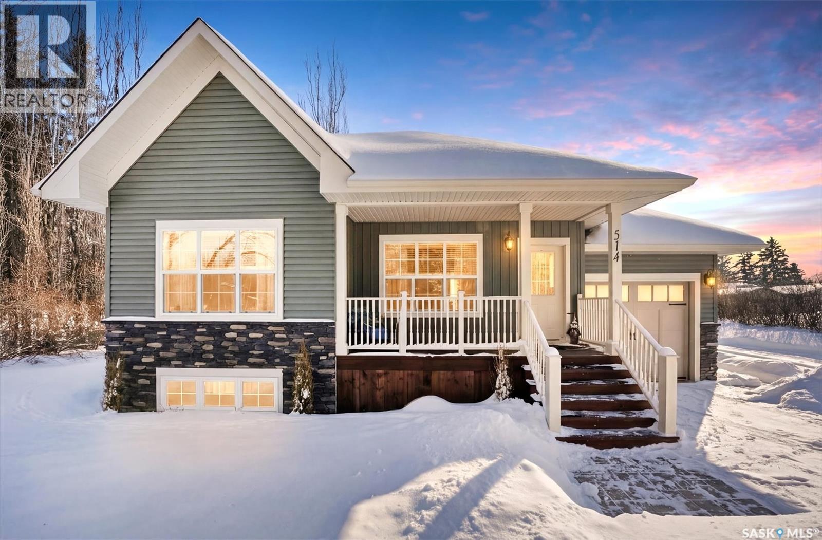 514 Railway Street E, Hepburn, SK - Outdoor With Deck Patio Veranda