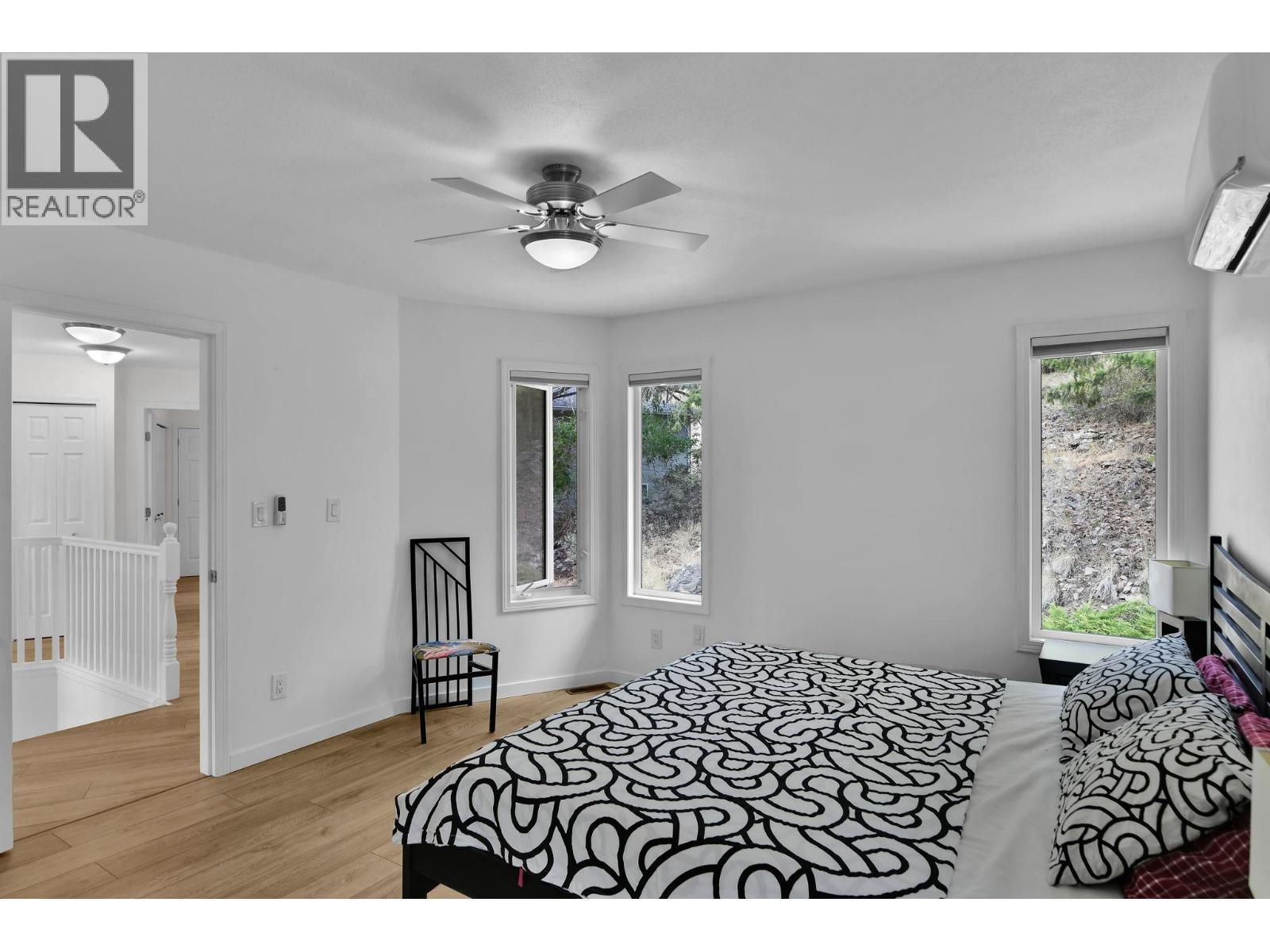 115 Par Boulevard, Kaleden, BC - Indoor Photo Showing Bedroom
