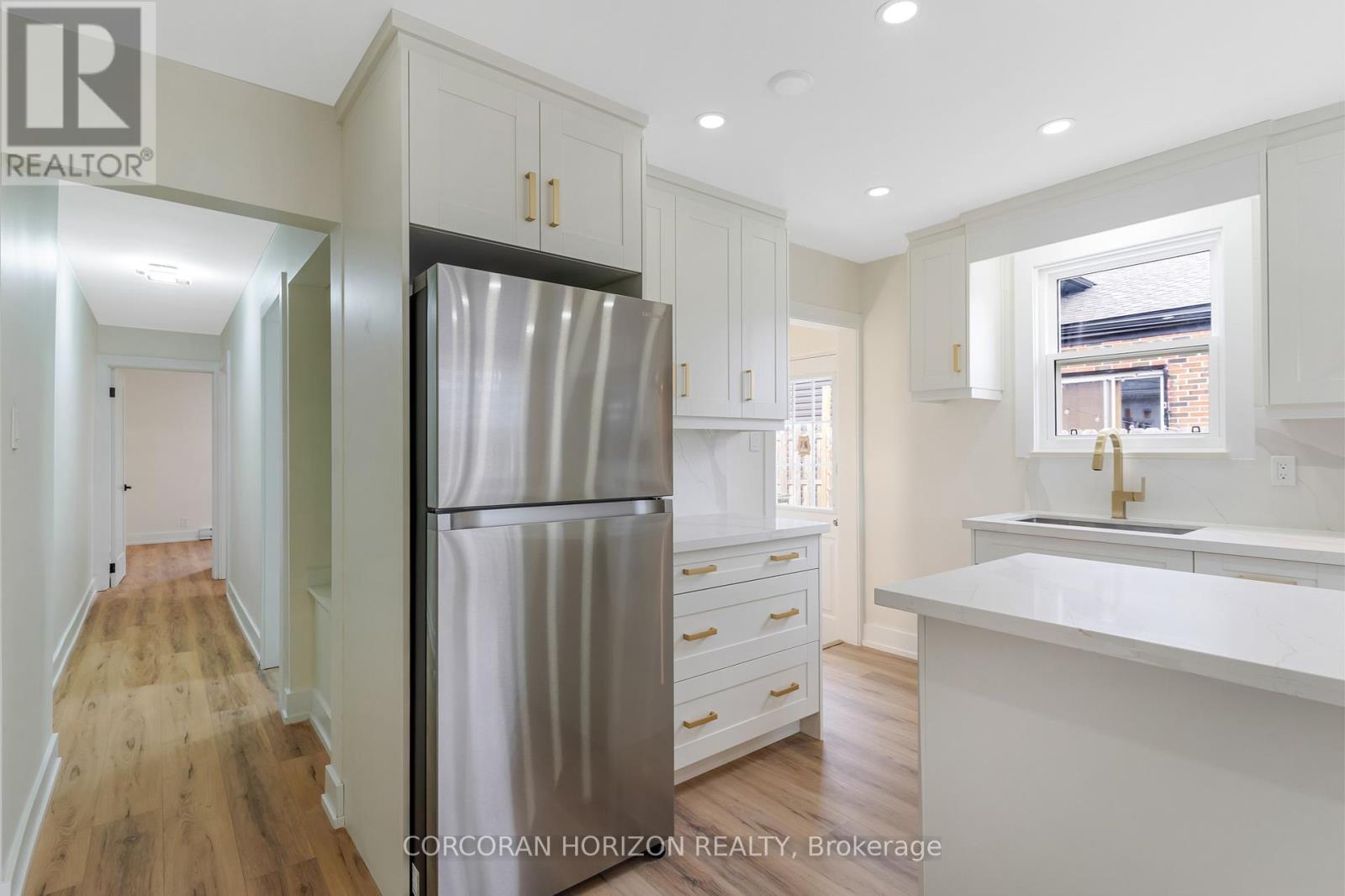 844 Stirling Avenue S, Kitchener, ON - Indoor Photo Showing Kitchen
