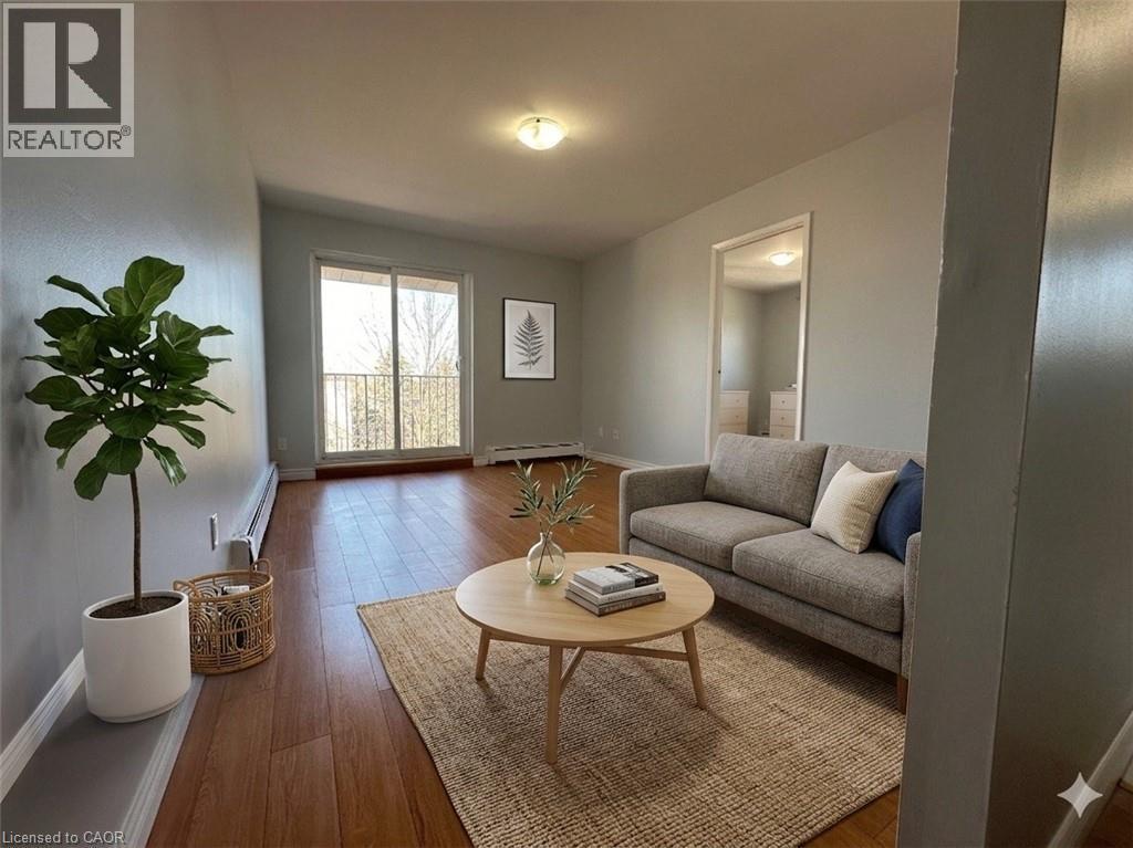15 Mowat Boulevard Unit# 14, Kitchener, ON - Indoor Photo Showing Living Room