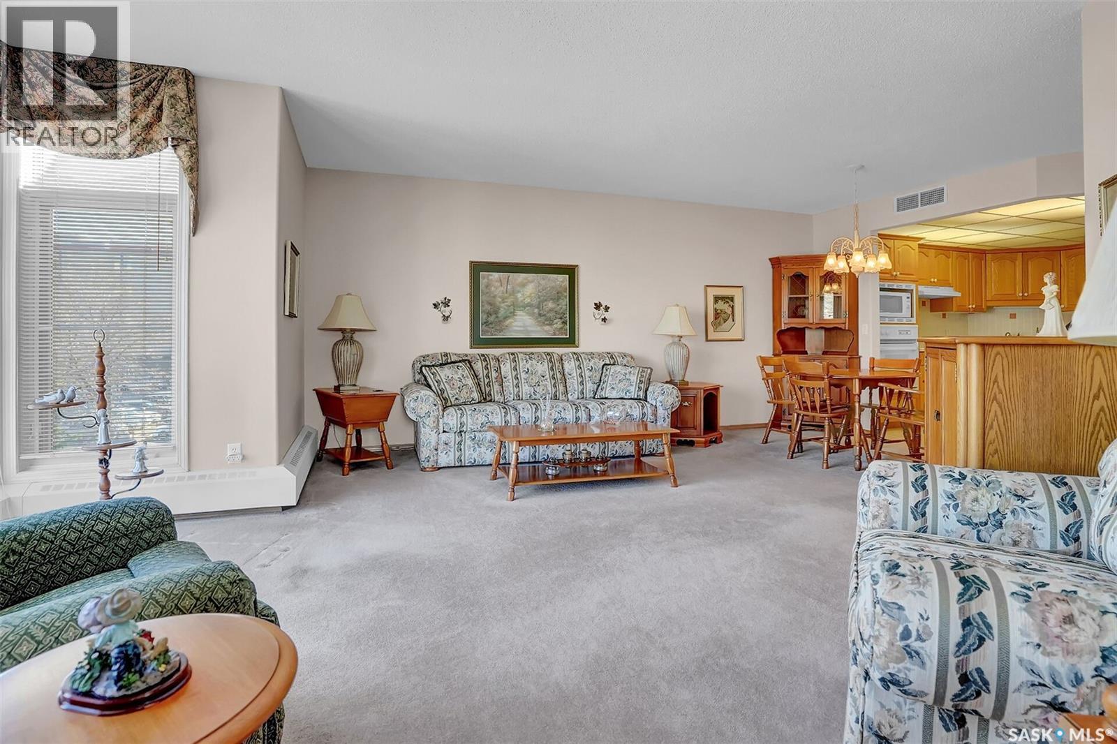 310 2050 College Avenue, Regina, SK - Indoor Photo Showing Living Room