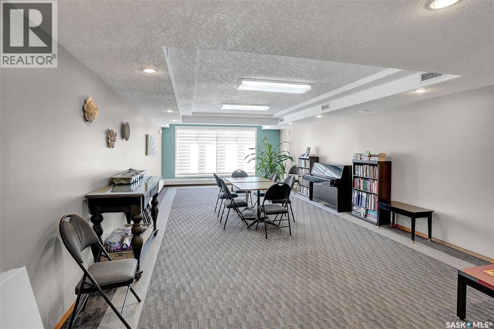310 2050 College Avenue, Regina, SK - Indoor