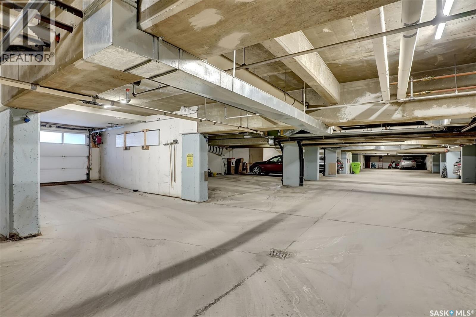 310 2050 College Avenue, Regina, SK - Indoor Photo Showing Garage