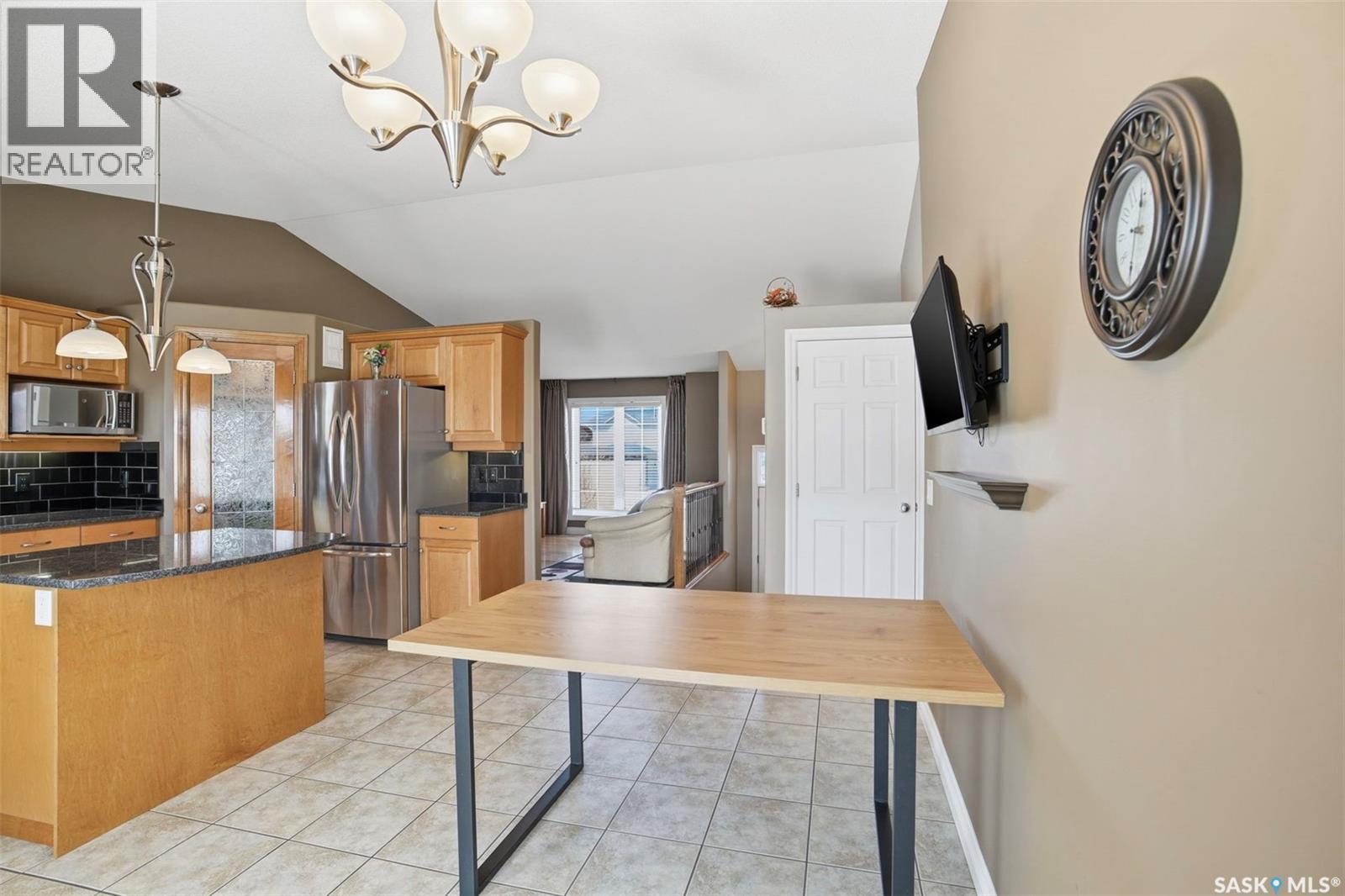 511 Greaves Lane, Saskatoon, SK - Indoor Photo Showing Kitchen