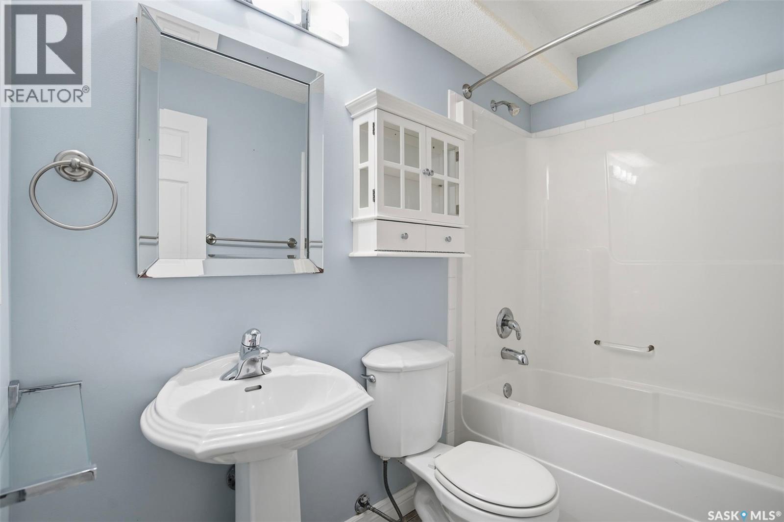 511 Greaves Lane, Saskatoon, SK - Indoor Photo Showing Bathroom
