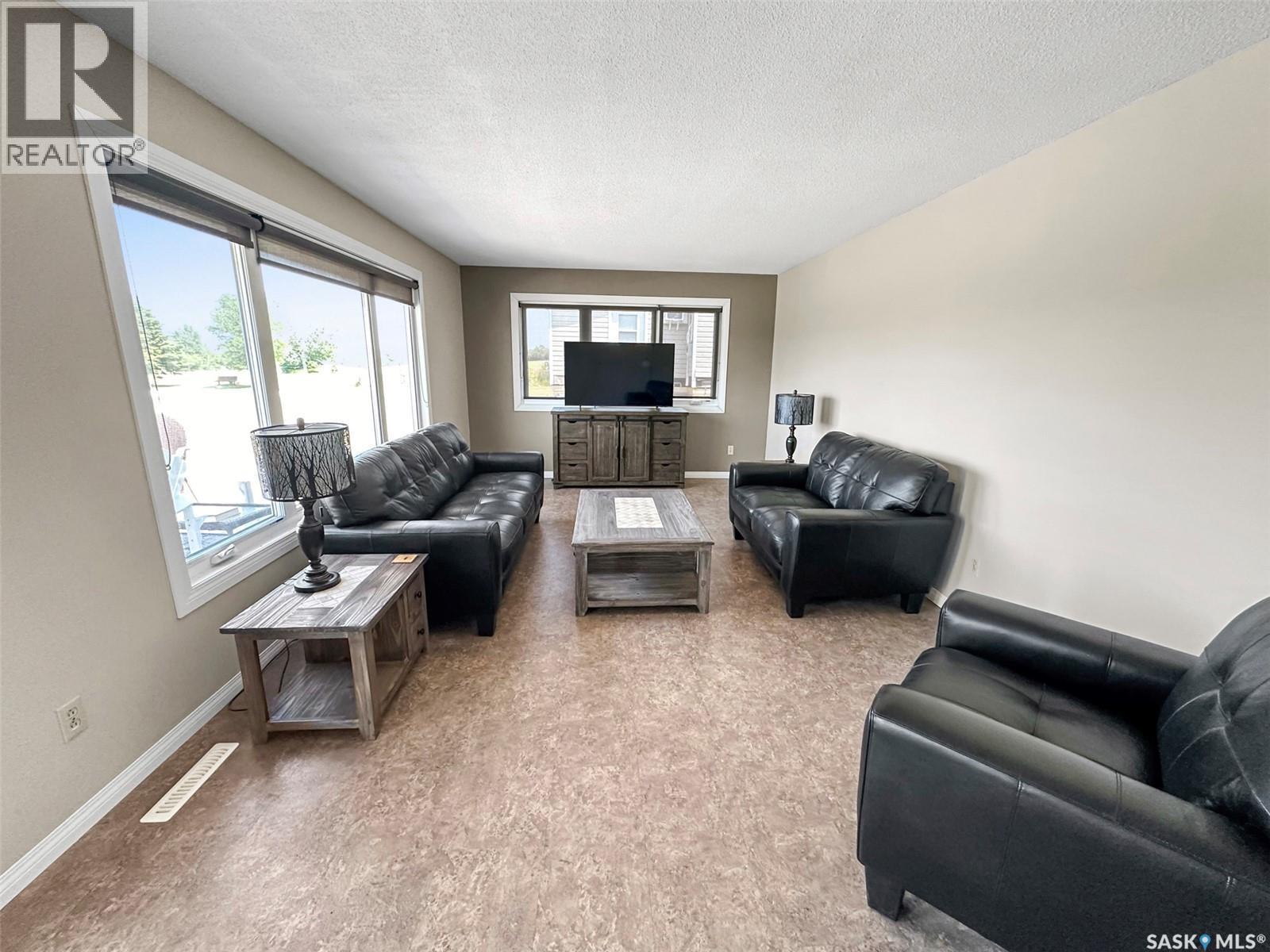 116 Steele Street, Beaver Flat, SK - Indoor Photo Showing Living Room